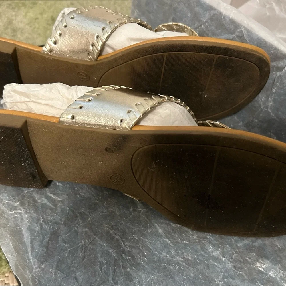 Gold Embellished Women's Sandals - Picture 3 of 4